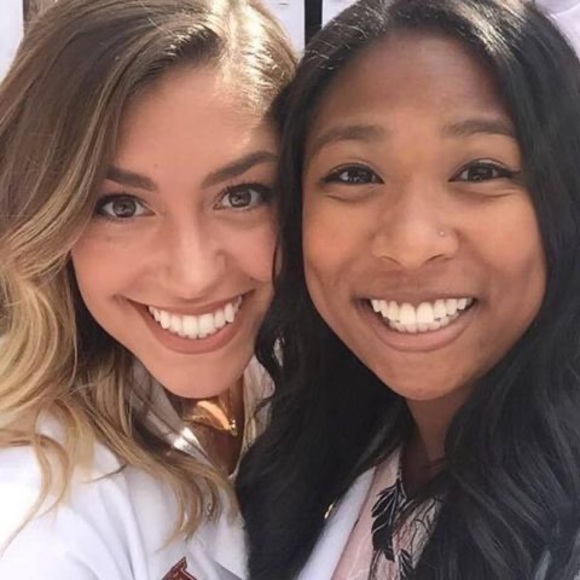 Meet your Posher, Cassandra - Picture 1 of 1